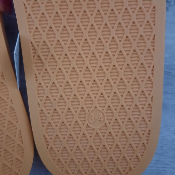 Gingham Girls Slides - Picture 4 of 5